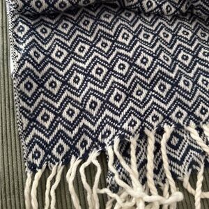 Navy and White Geometric Patterned Throw Blanket